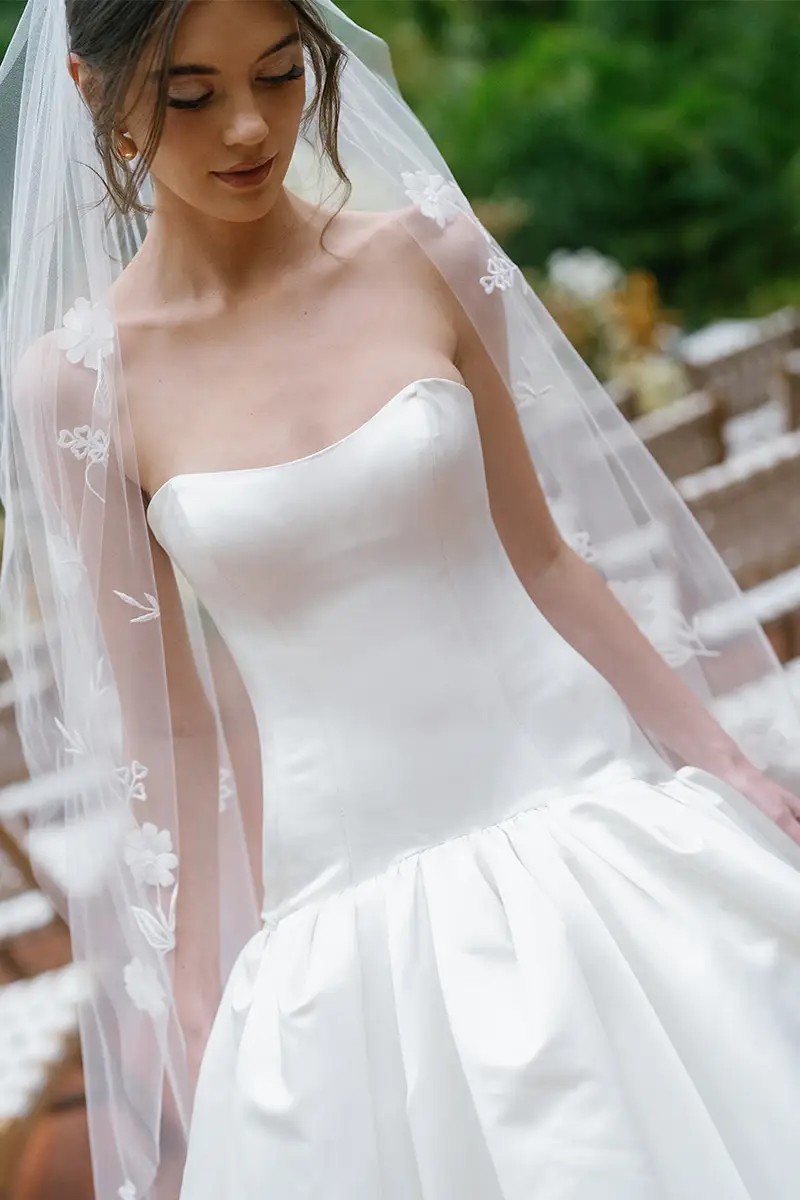 Toni Federici Trunk Show Main Image