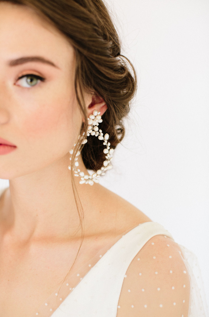 Model wearing a Linen Jolie Jewelry