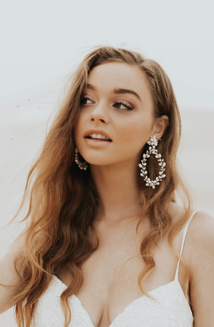 Model wearing a Linen Jolie Jewelry