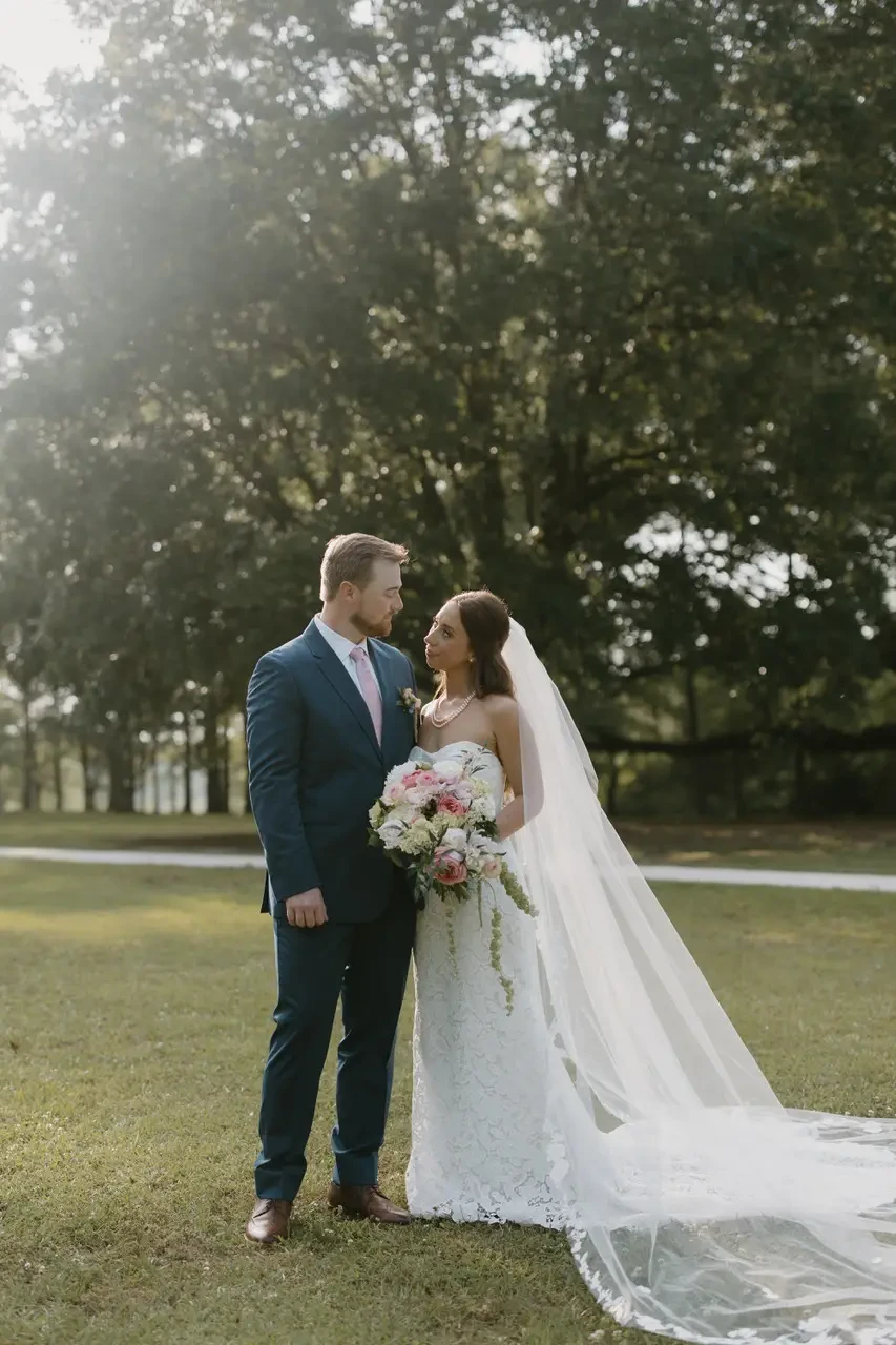 Linen Jolie Real Bride image