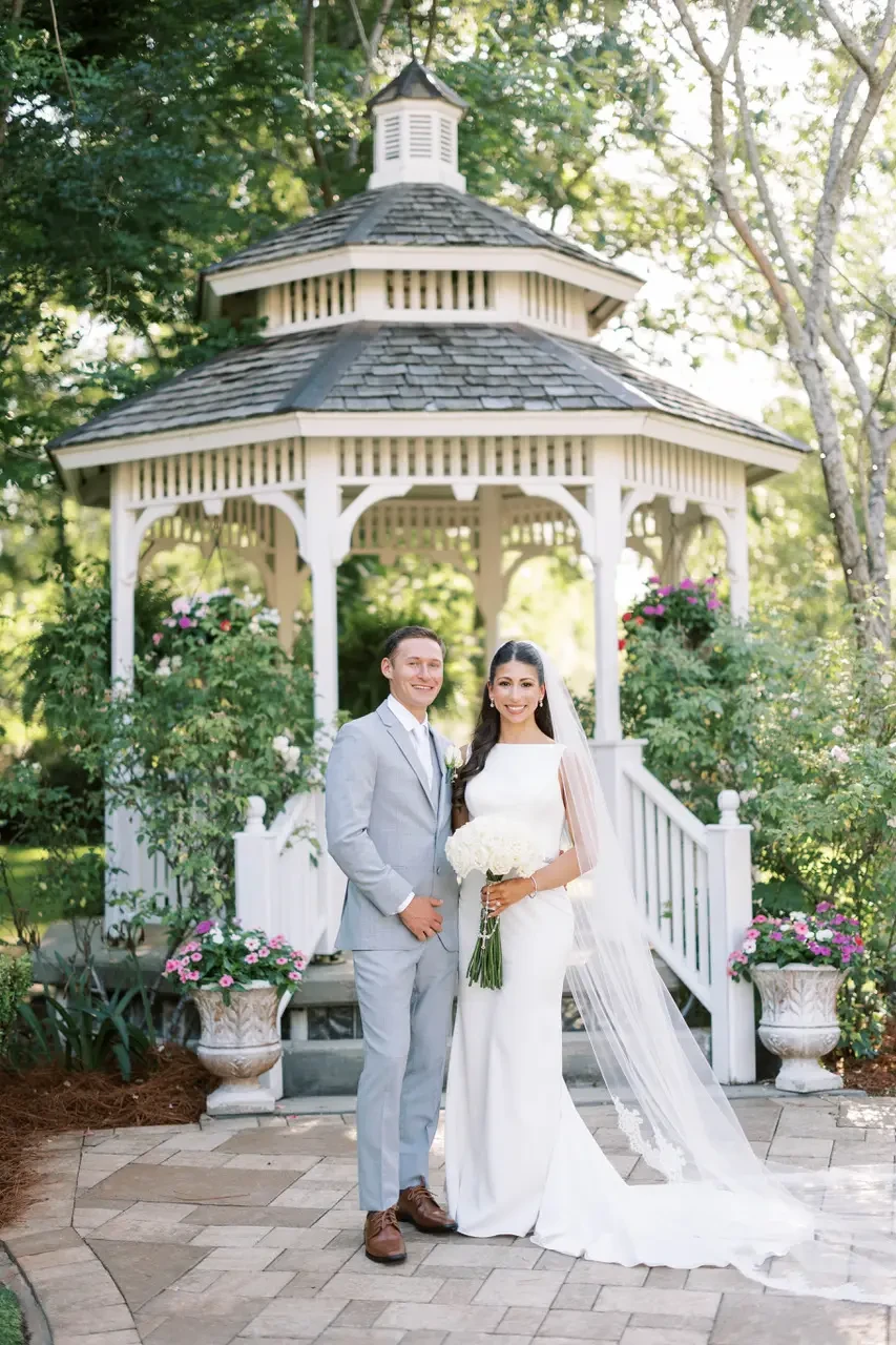 Linen Jolie Real Bride image